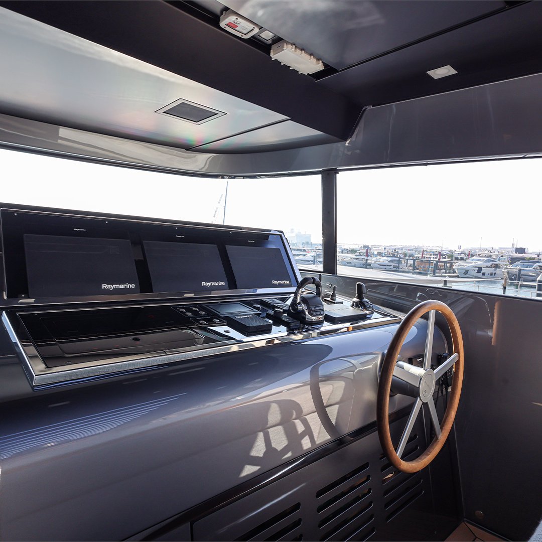DubaiBoat's tweet image. The world-leading San Lorenzo shipyard builds a limited number of yachts every year, and we were proud to welcome the SX88 crossover to #DubaiInternationalBoatShow! Let’s take a look inside this stunning craft
#BoatShow2023 #yachtexhibition #SanLorenzo