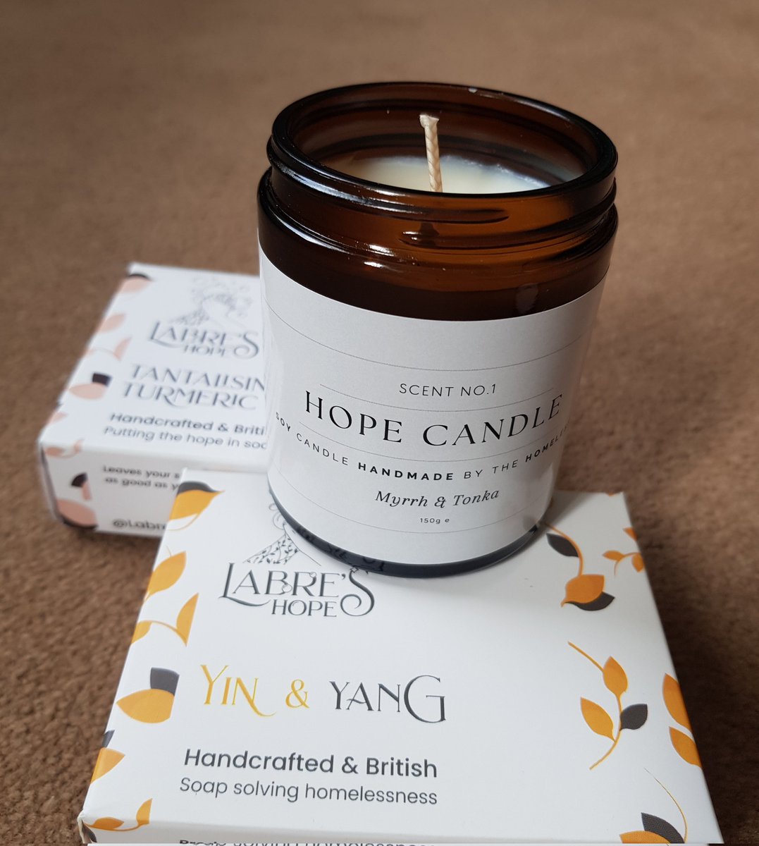I had never previously heard of Tonka beans, so wasn't sure what this candle would smell like. A very nice mix of sweet and spicy 😁 so you really do learn something new every day. Lovely products from <a href="/LabresHope_/">Labre's Hope</a>  #homelessness