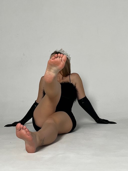 These feet need ur attention  @rt_feet @FootParadiseRT https://t.co/tnUYrk4Jpy<a class="tags" href="/tag/rt_feet">@rt_feet</a><a class="tags" href="/tag/footparadisert">@footparadisert</a>