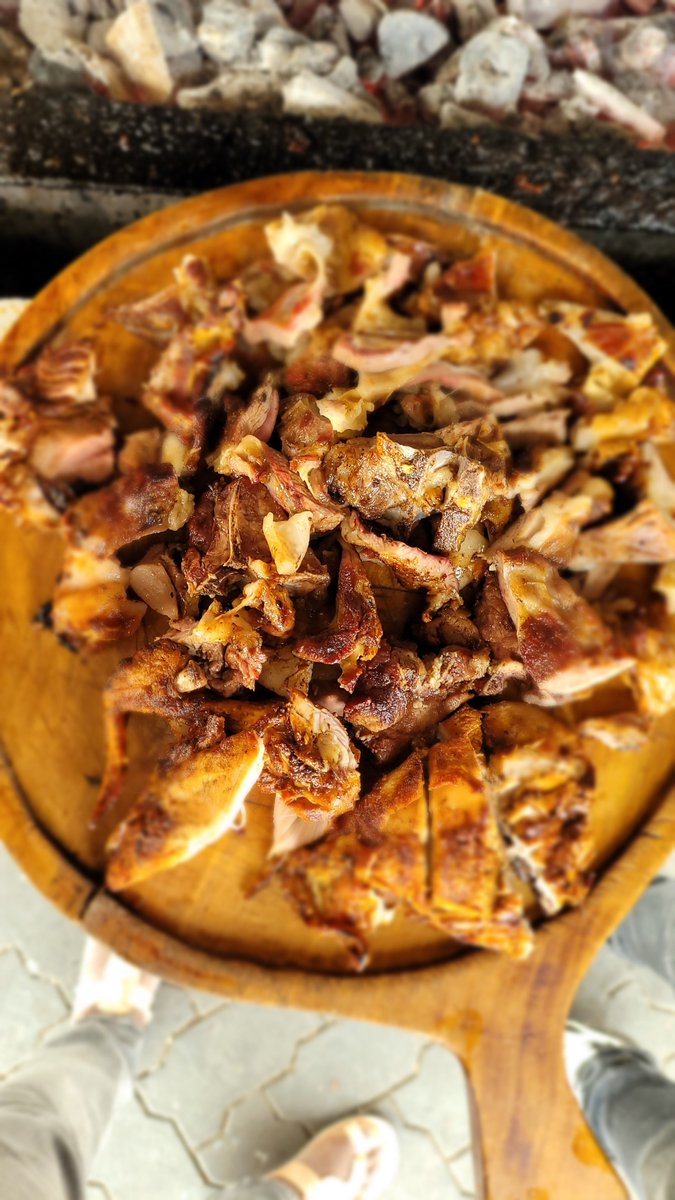 Huku watu ni kushiba tu.