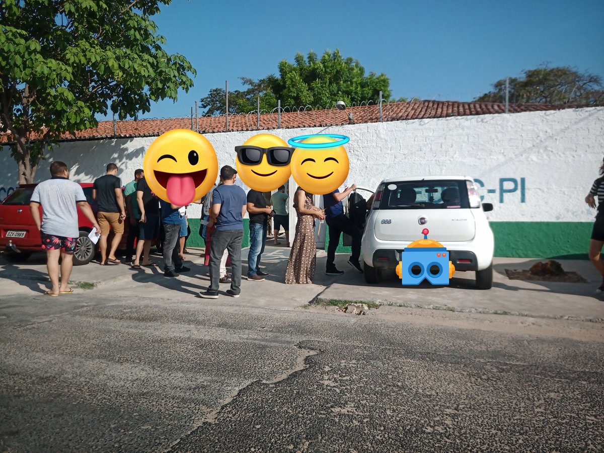 ps8rsa's tweet photo. Brasileiro tem que ser estudado. Com o rigor da #uespi, proibindo a entrada de qualquer item não permitido no concurso da instituição, uma pessoa teve a brilhante ideia de "guardar" os itens dos desavisados ganhando uma $$ extra. @cinthialages @efremribeiro https://t.co/05a8Eys2m9