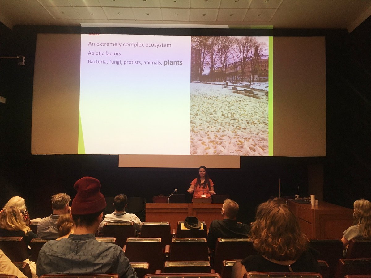 OzlemYilmaz___'s tweet image. It was a great pleasure to present at the #EPSA2023
@EuroJPS in Belgrade! Here you can see me talking about &quot;boundaries&quot; of organisms in soil and how wonderfully complex the #SoilEcosystem is! My talk&apos;s title was &apos;Plant-Environment &quot;Boundary&quot;: A Cognitive Approach&apos;. It is...