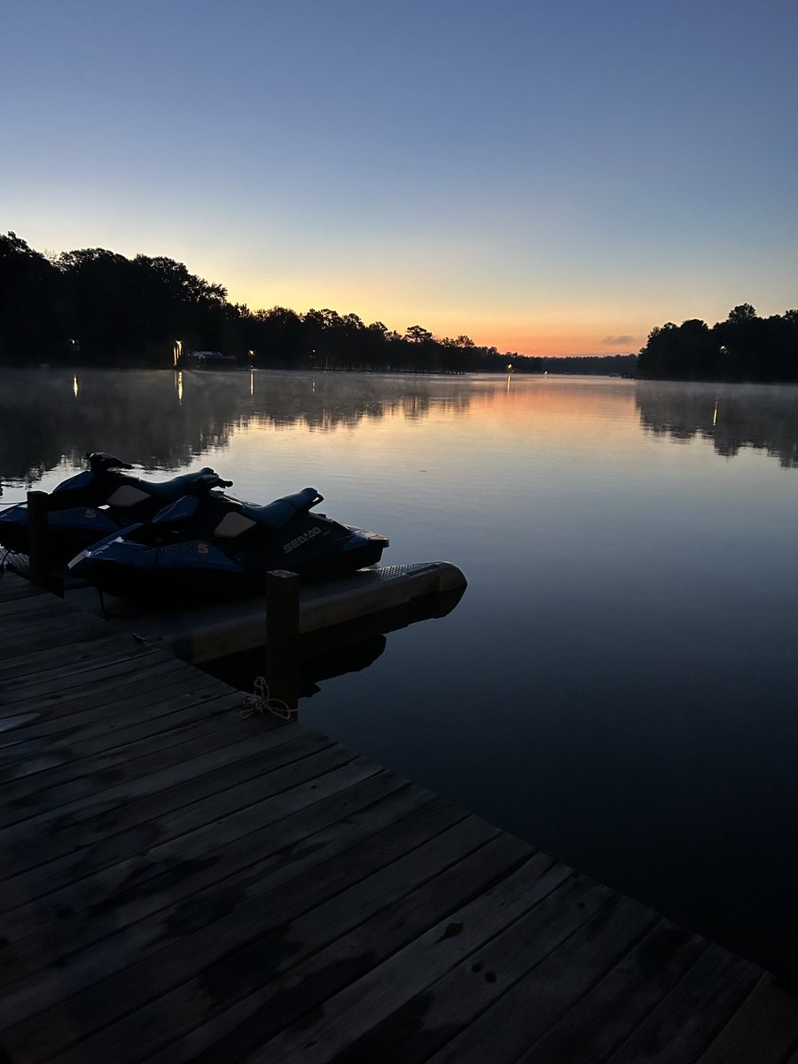 Ron_NattyDawg's tweet photo. Lake Greenwood, Greenwood, SC this morning! https://t.co/LzHDNPZ15i