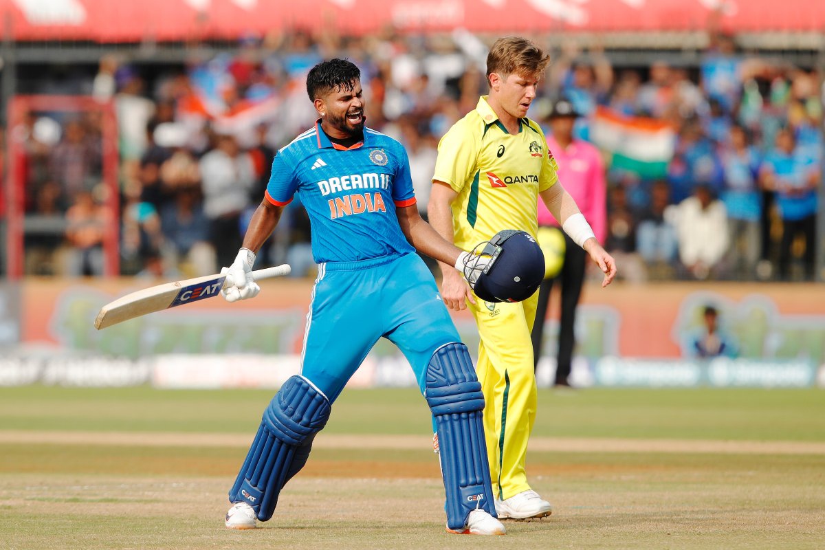 BCCI's tweet photo. End of a fantastic knock 👏👏

Shreyas Iyer departs after scoring 105 off just 90 deliveries.

Follow the Match ▶️ https://t.co/OeTiga5wzy

#TeamIndia | #INDvAUS | @IDFCFIRSTBank https://t.co/4hVNAI1JJL