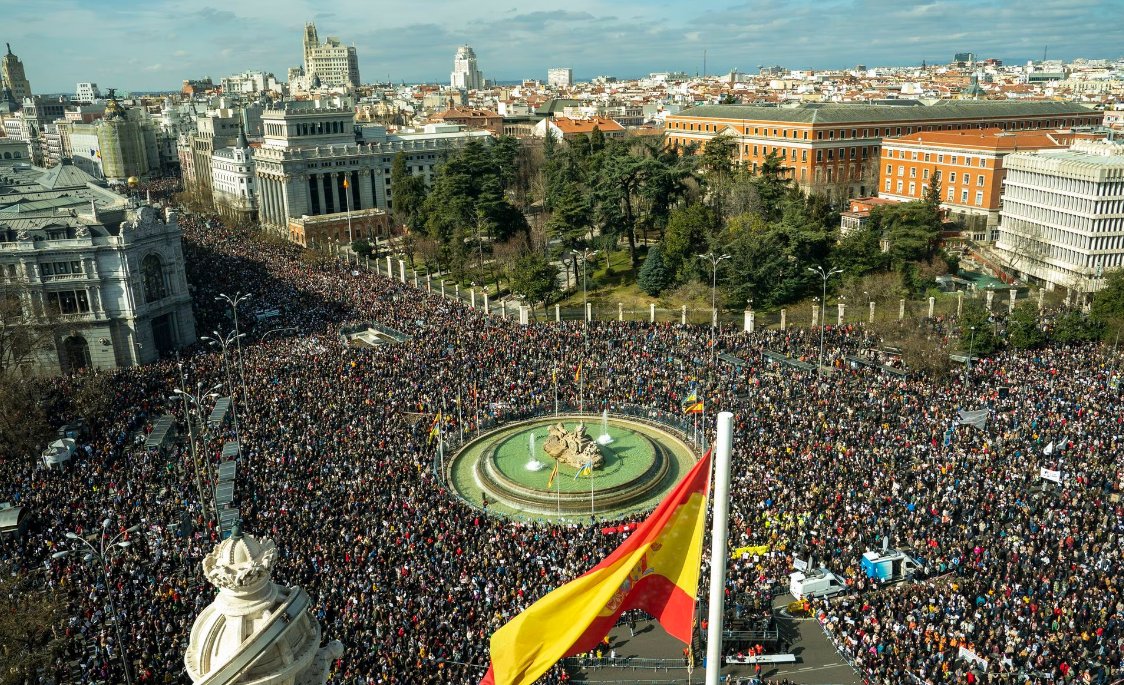 A una con 30.000 personas la llaman histórica porque es contra el gobierno.

A otra con 670.000 personas la llamaron fracaso porque fue a favor de la sanidad pública.

El PP y los números.