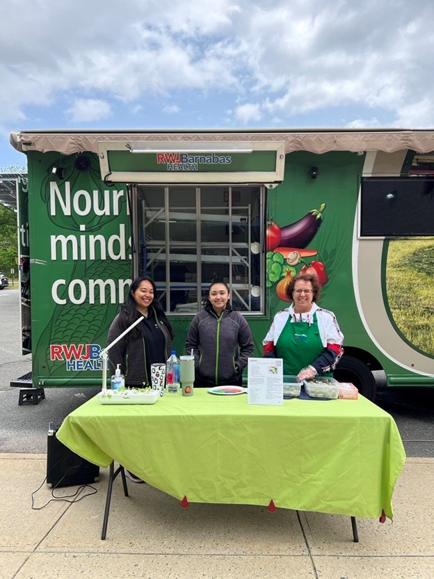 Wellness on Wheels (WOW) is a greenhouse and cooking school on wheels! It brings free demonstrations, nutrition education, and locally-grown produce into area neighborhoods.
#LetsBeHealthyTogether #healthequity #nutrition #healtheducation #healthliteracy #communityprograms #NJ