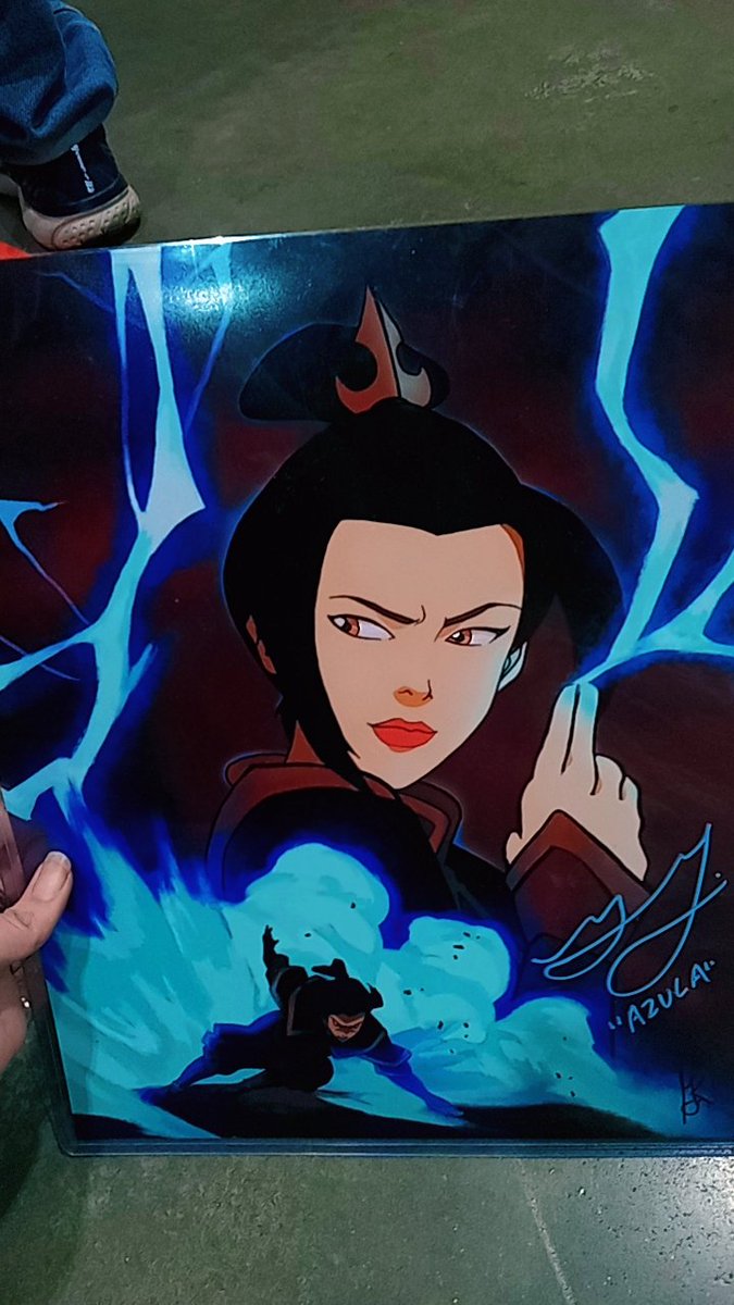 MultifandomCos1's tweet photo. another highlight was meeting @GreyDeLisle ! She gave me a hug, was so sweet &amp; offered to take more selfies w me too 🥺🫶 apparently I'm banished from the fire nation for my shame! 😂💙

#greydelisle #azula #thelastairbender #cosplay #elizabethsherman #hellboy #alabamacomiccon https://t.co/kWt19ZC6aB