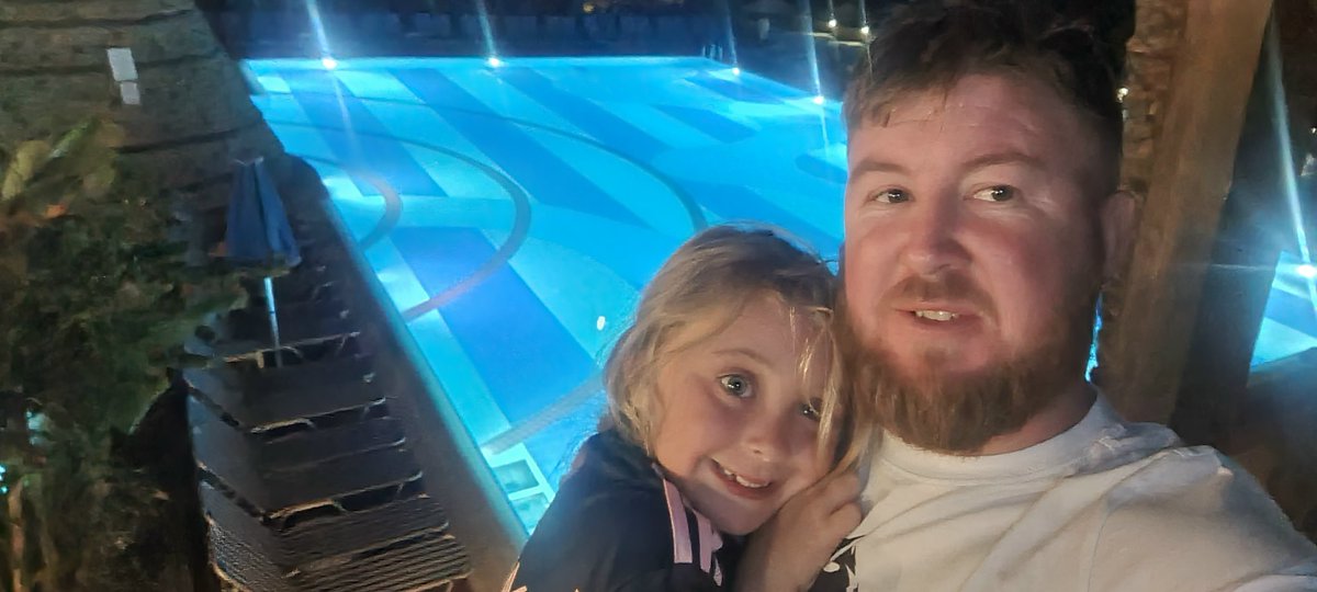 holyheadjoker's tweet photo. What a place ☀️😁❤ 
Husband Wife 2 Children lots of fun and laughs 👨‍👩‍👧‍👦 https://t.co/ffScml89Ut