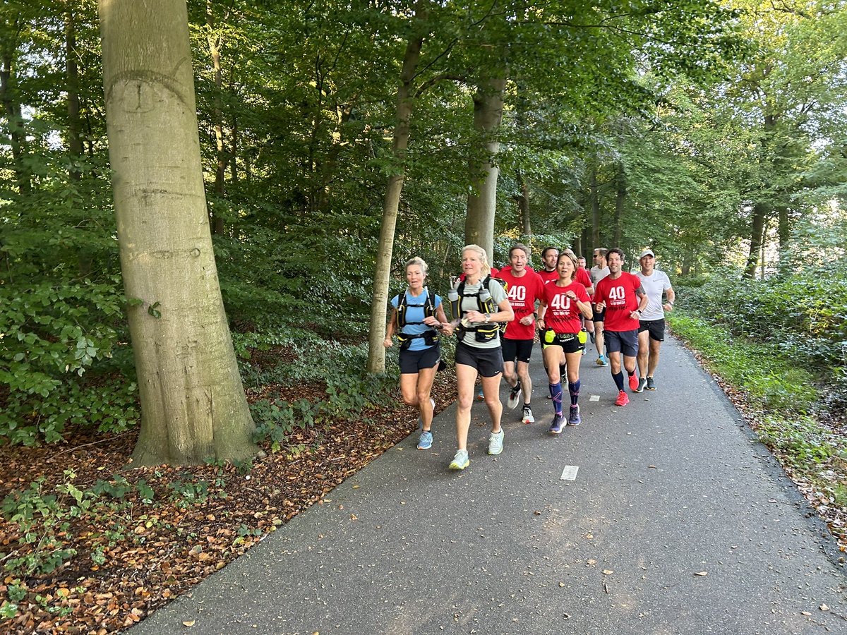 De laatste loodjes en praktische info. We zijn er klaar voor! Zondag 🔥 @singelloopbreda 

De lopers gaan alles geven voor @villaboerebont. Wil jij ook een bijdrage leveren? Dat kan via 40vanBreda.nl. Alle kleine beetjes zijn welkom, samen doen we iets groots!