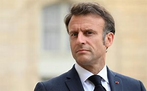 LA LECON D'HISTOIRE DU BURKINA FASO AU PRESIDENT FRANCAIS EMMANUEL MACRON
"Secundo, l’Afrique n’aime pas comparer les morts ! C’est un manque d’éducation que de le faire ! Par conséquent, je m’incline respectueusement sur la mémoire de toutes les nationalités ayant perdu la vie