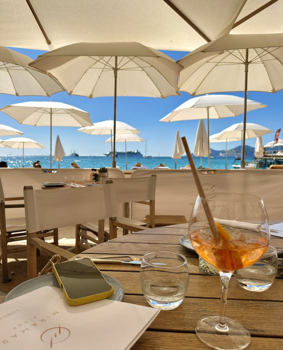 On the Croisette they are talking about little else other than James Lowe picking up Eben Etzebeth and carrying him like a doll.  

The French have declared Ireland to be The People’s Team #RSAvIRE