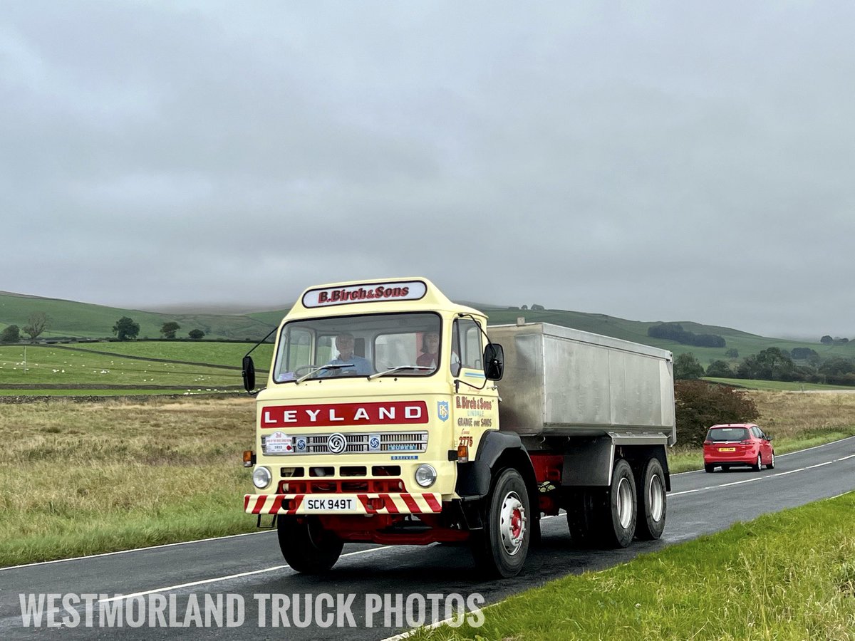 War of The Roses Road Run 2023 coming along the A65 this morning. #classictrucks #lorries