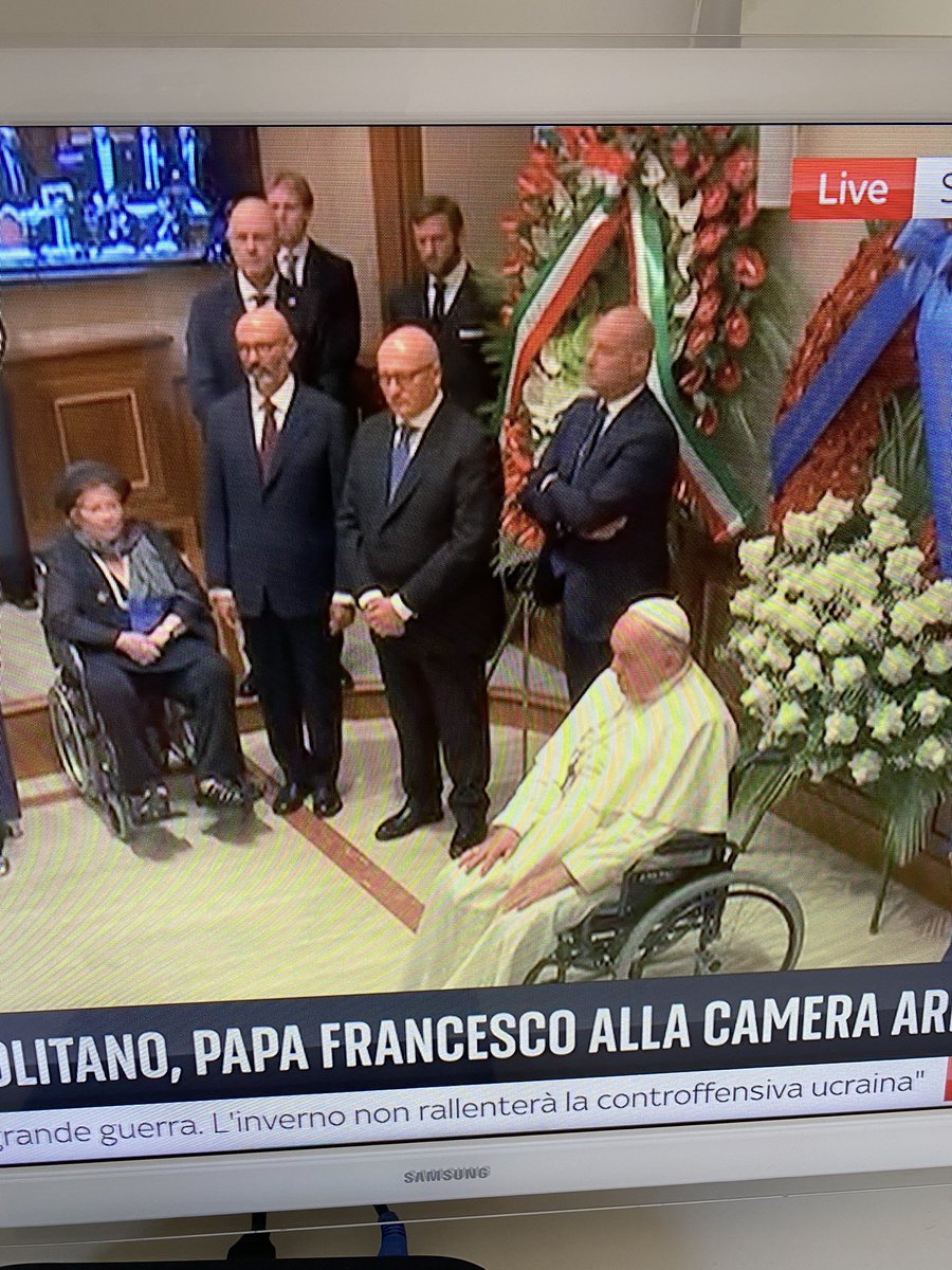 L’immagine di <a href="/Pontifex/">Pope Leo XIV</a> che è venuto a salutare e a pregare per il Pres. #Napolitano è il segno, tra i più  potenti, di quanto Napolitano sia stato un gigante della politica e delle Istituzioni.