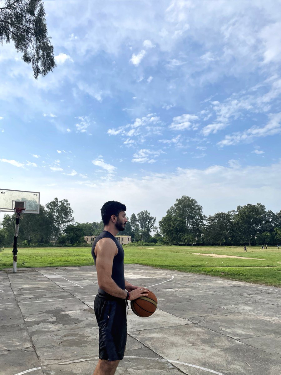 pushpaksaroop's tweet photo. Being a civil servant isn't just a job; it's a calling to make the world a better place.
And being an athlete isn't just a hobby; it's a commitment to personal growth.
Together, they shape my life's purpose. πͺπβ€οΈ
#JKAS #CivilServant #AthleteInside #HybridBureaucracy https://t.co/tNlAIOeFPl