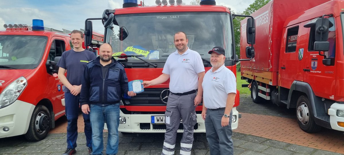 fwwirges's tweet photo. Wir haben Unterstützung vom DRK Wirges erhalten. 
https://t.co/XCs2G0RD2F
Vielen Dank.
#feuerwehr #drk #wirges #feuerwehrvgwirges #einteam #teamwork https://t.co/HpjKkOcGXE