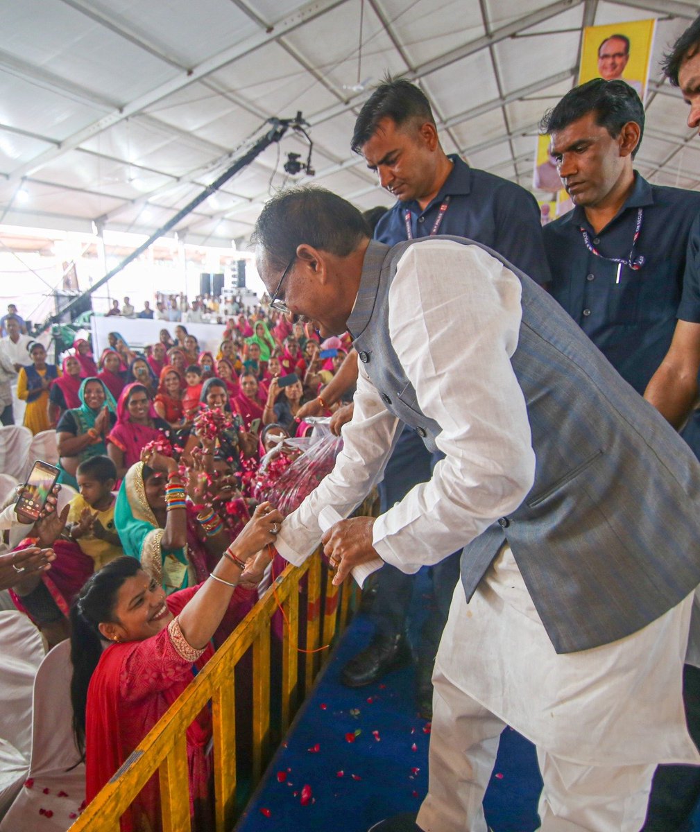 Honored to be a part of the extended family that is Madhya Pradesh, where every sister is dear to us. My commitment remains strong to support and empower our sisters with initiatives like the monthly assistance of Rs 1250.  <a href="/ChouhanShivraj/">Shivraj Singh Chouhan</a> #शिवराज_का_परिवार