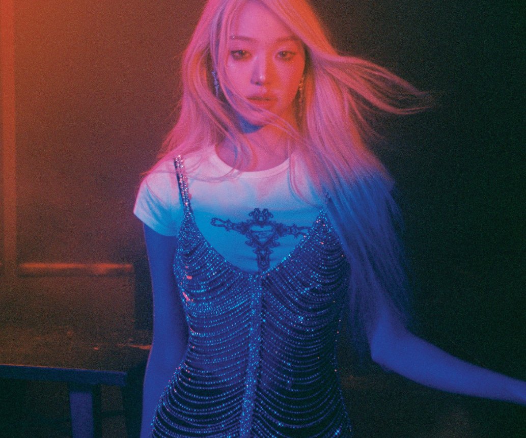 AboutMusicYT's tweet photo. IVE's Wonyoung stuns with blonde hair. https://t.co/3glhzqCM4M