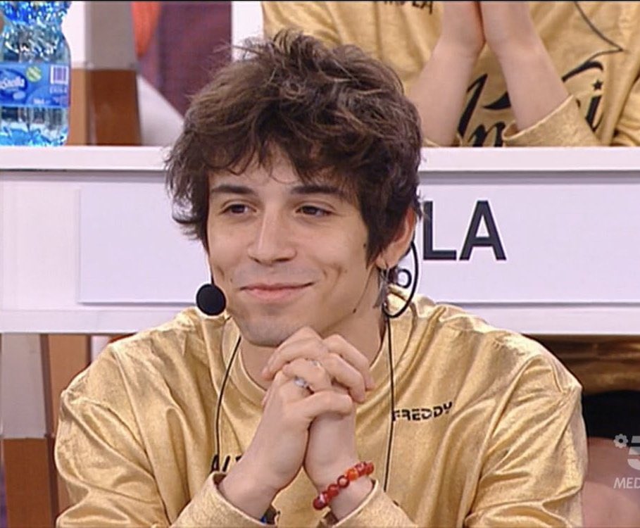 esauritaperenne's tweet photo. ehh come va
#amici23 https://t.co/eAO8jcclUp
