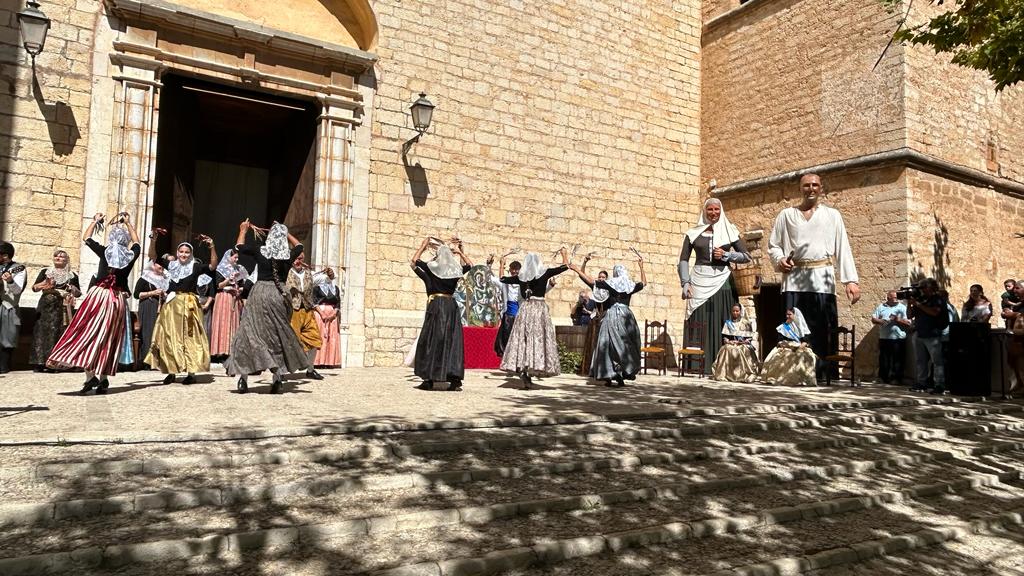 glesenne's tweet photo. Gracias a todo el pueblo de #Binissalem por invitarme a participar en vuestra LVII Festa des Vermar. 

Una celebración que recoge lo mejor de nuestra cultura y nuestra tradición, convirtiéndose en una cita obligada dentro del calendario mallorquín.

Molts d'anys i bona #vermada! https://t.co/57sZjGNxFc