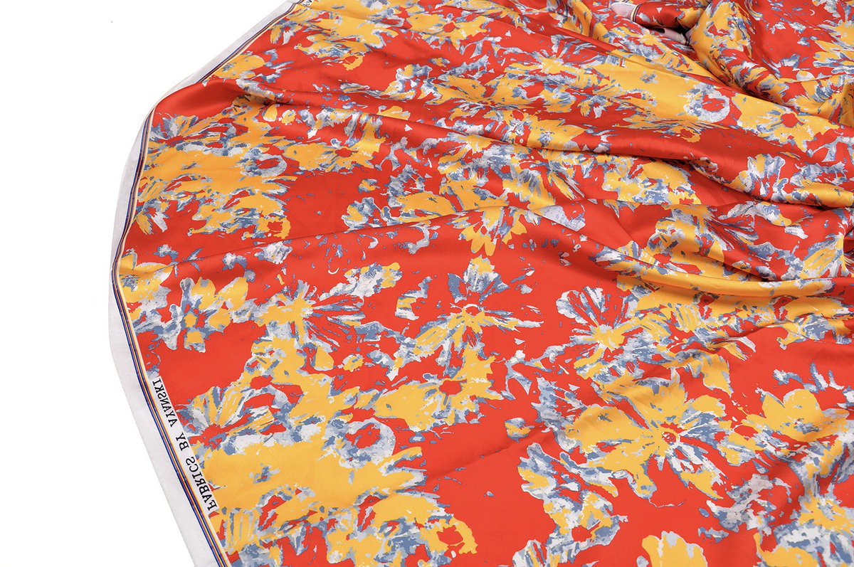 patrickayanski's tweet image. Get  your Ayanski fabrics, available in our stores now. 5 yards available

Whatsapp: 09094975530

Go through our page and you'd definitely see what you like #AyanskiFabrics #PatrickAyanski