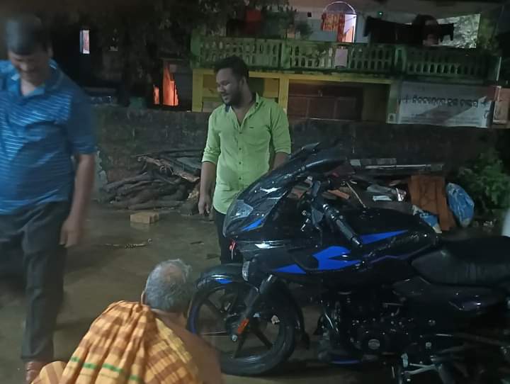 JitendraKu_Nath's tweet image. ଘର କୁ ଆସିଲା ମୋର ନୂଆ ବାଇକ ପଲସର 220f. 

#NewBike
#bajajpulsar 
#pulsar220f 
#thelegendarybike 
#mydreambike 
#Bharatbajaj 
#Nayapalli 
#Bhubaneswar 
#Odisha 
#india