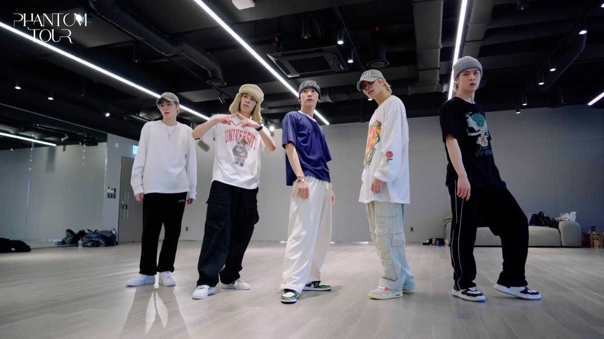 WayV_official's tweet photo. Dance Practice Behind | 2023 WayV Fanmeeting Tour ‘Phantom’ Behind Ep.2 
 
https://t.co/cCXW3BW3iv
 
#WayV_Phantom #Phantom
#FanmeetingTour #Behind
#WayV #WeiShenV #威神V https://t.co/dL66Y5Av06
