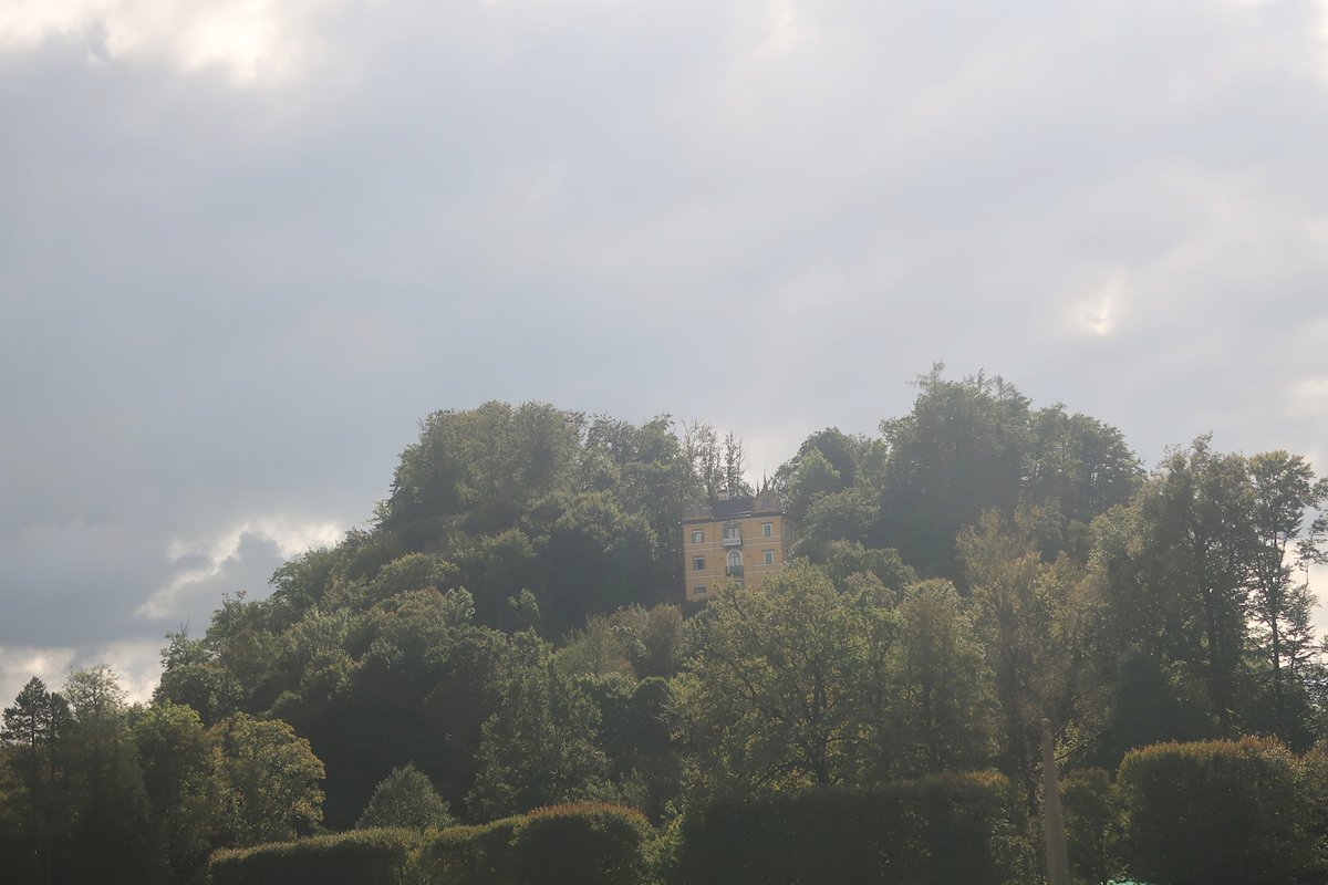 ClaudiaSbg's tweet photo. Ich war heute am Hellbrunner Berg, im Monatsschössl und beim Schloss #Hellbrunn
#Salzburg
Mehr Fotos: https://t.co/rI0TxB9b5w https://t.co/7vcDvRkQiw