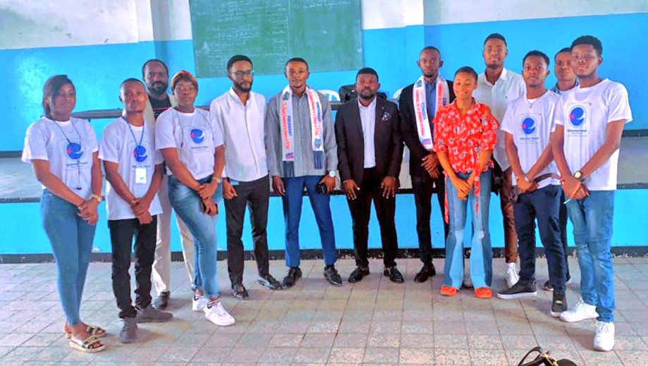 BitufuilaJ's tweet photo. Nous félicitons les jeunes N'djilois qui ont pris part au concours de bourses d'études #Jobit. Merci à nos partenaires ONLY WAY TRAVEL AGENCY pour le bon déroulement de l'activité ainsi que tous les membres du Conseil Communal de la Jeunesse de N'DJILI
#Dimanche,le 24-09-2023 https://t.co/wqUZht7zBW