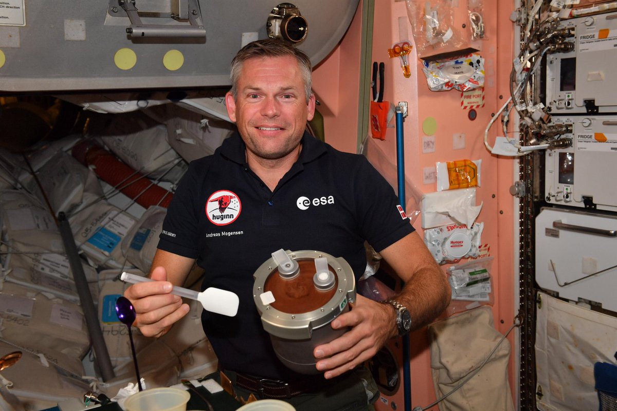 CNES tweet picture
