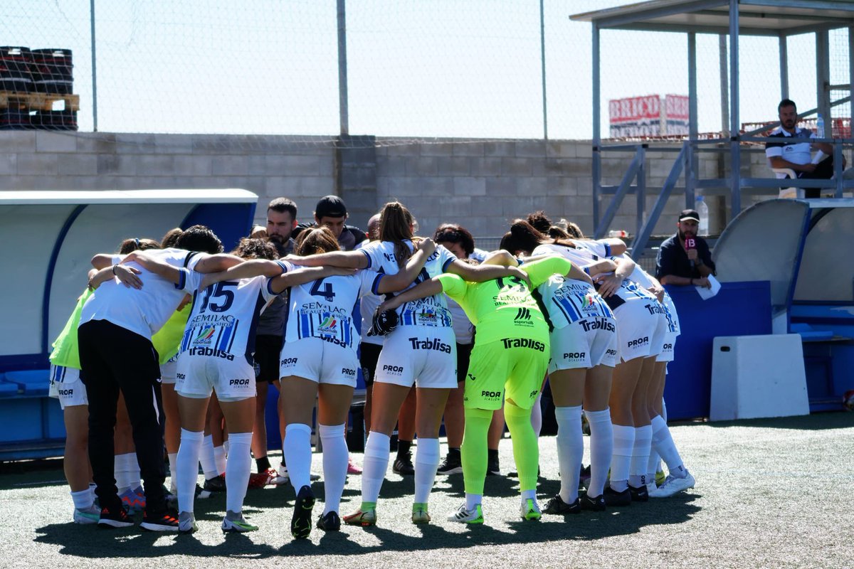 WosoMagazine's tweet photo. 🚨JORNADA 3️⃣🚨
#SegundaFederacionFutFem Grupo Norte
@ATBFem ⚪🔵 3️⃣➖1️⃣ @CDPradejon ⚪🟢
⚽⚪🔵 @gaaabigutierrez (x2) y @karlaabermejo
⚽⚪🟢 Ximena
🏟 Son Malferit
#wosomagazine🧩 #ATACAM #CDPradejon https://t.co/MQdHXRciTA
