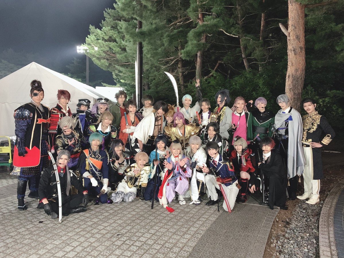 mizue_kenta's tweet photo. ミュージカル『刀剣乱舞』㊇ 乱舞野外祭　
すえひろがり千穐楽誠にありがとうございました！

#刀ミュ https://t.co/Dr08bs4uAL