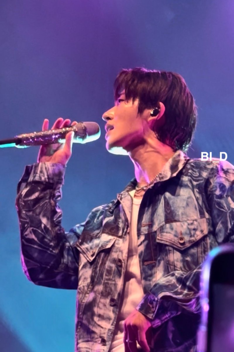 iris42220644's tweet photo. 侧脸绝了🥹😍
#BI_EuropeTour2023 #BI #김한빈 #비아이 #LoveOrDieWithBI_Paris https://t.co/bNmQWKRBhz