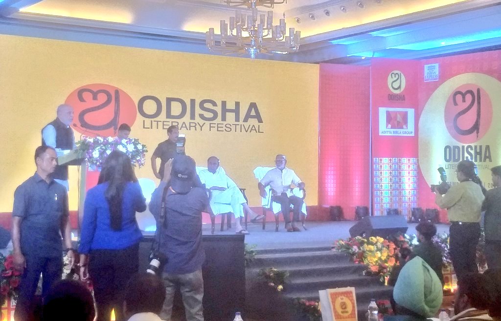 XpressOdisha's tweet photo. Chairman and the Managing Director of The New Indian Express Manoj Sonthalia @manojksonthalia announces the 'Ramnath Goenka Sahitya Samman' at #OLF23. The award instituted this year recognises literary excellence.

@NewIndianXpress @PrabhuChawla @AdityaBirlaGrp @santwana99 https://t.co/hQPX5aNXfV