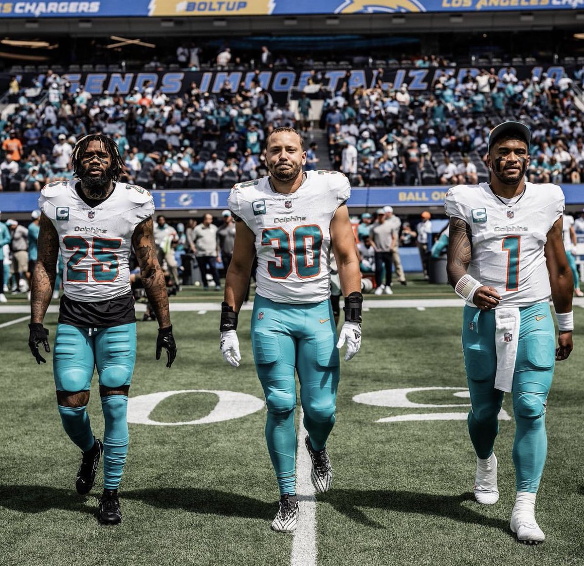 RT if the #Dolphins will be 3-0 at the end of today ‼️🍿 #FinsUp