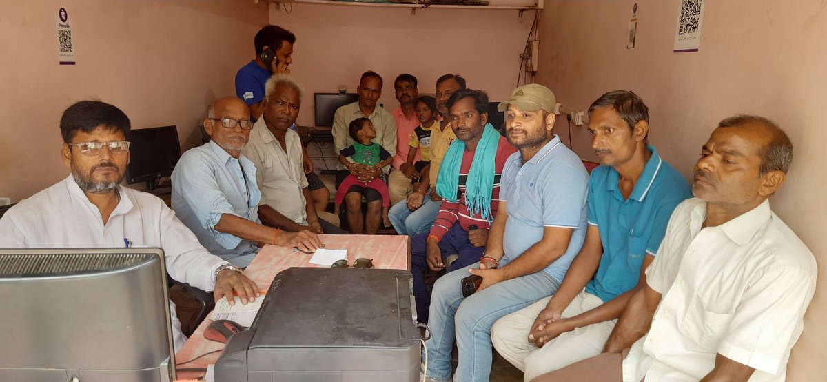 RameshGupta0252's tweet photo. 278 टांडा विधानसभा के बूथ नंबर 81 पर 
        आदरणीय प्रधानमंत्री माननीय नरेंद्र मोदी जी के 
मन की बात कार्यक्रम को सुना गया जिसमें  शक्ति केंद्र संयोजक मनोज मिश्रा बूथ ��ध्यक्ष हरिश्चंद्र मौर्य बृजेश मौर्य राजेंद्र प्रसाद अभिमन्यु आदि बूथ के कार्यकर्ता के साथ उपस्थित रहा https://t.co/u2mEjZxRJp