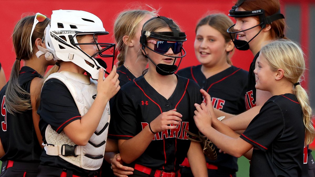 Congratulations to @prairiefillies <a href="/JMHorcher24/">Jenna Mychko-Horcher</a> <a href="/Prairie220/">BMS Prairie Campus</a> who won two super close games, 2-1 and 6-5 (in 10 innings!), at the <a href="/IESA_IL/">IESA</a> 3A State Tournament yesterday. They play for the championship on Monday. Go Fillies!