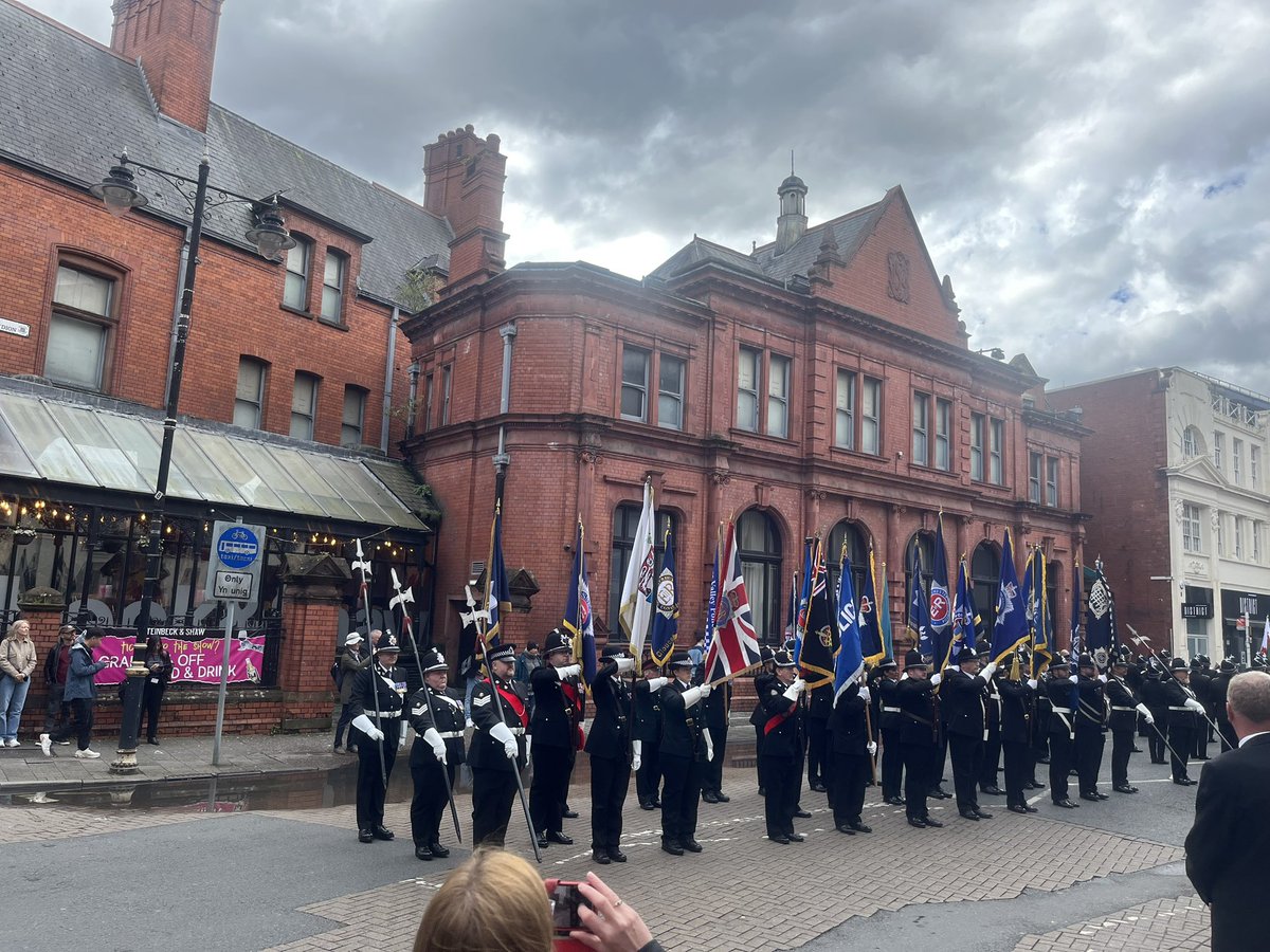 On a day when I’m proud to remember all who have fallen in service to communities at #NPMD23 my thanks go to all in @EssexPoliceUK who continue #ProtectingAndServingEssex no matter the challenge. They have my full support & praise as part of the #ThinBlueLine @UK_NPM @npmdUK