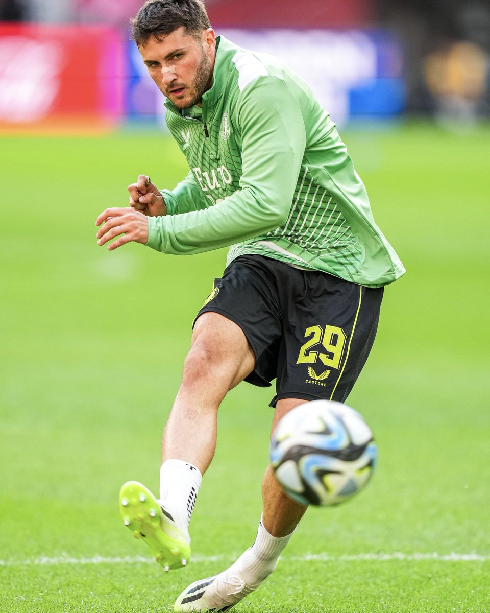 Feyenoord's tweet image. SANTI 🇲🇽