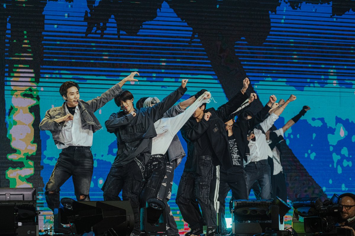 mykpopnation's tweet photo. It was a thrill ride, wasn't it? 🎤🎶 @IST_THEBOYZ   delivered a great performance!

📸 Hubert Grygielewicz https://t.co/rJJupf6u3C