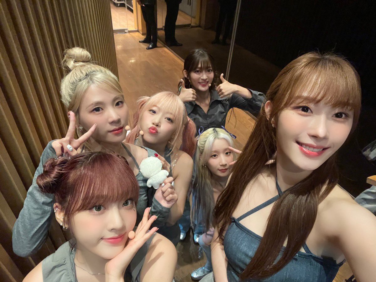 cignature_J9's tweet photo. [📸]

올해 여름은 싸인팬과 함께여서 더 오래 기억에 남을 여름이 될 거예요🫶🏻
시그니처는 싸인팬 마음속에 앞으로도 쭉 Smooth sailing〰️🩵

#cignature #시그니처 #채솔 #지원 #셀린 #클로이 #세미 #도희 #그해여름의우리 #UsintheSummer #안녕인사해 #SmoothSailing https://t.co/nYn8b1rPOR