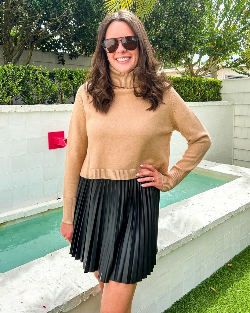 TheGrove32789's tweet image. We're sensing a little change in the temps this week- now to navigate Florida Fall keeping it cool and chic! Sweata weatha @thegrovewp⁠
⁠
#localshopping #easywear #clicktoshop #comeshopwithme #cominginhot #whatareyouwearing #trendsetting #instagramli… instagr.am/p/CxkvQvAsJnY/