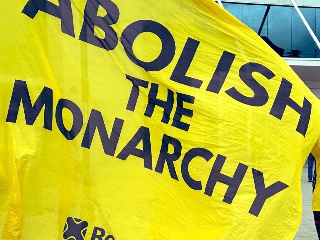 RepublicStaff's tweet photo. Republic’s next protest is at the state opening of parliament on November 7. Pledge to protest and find out more at https://t.co/yhI6dCkcD4 #NotMyKing #AbolishTheMonarchy https://t.co/JUKhj9m16g