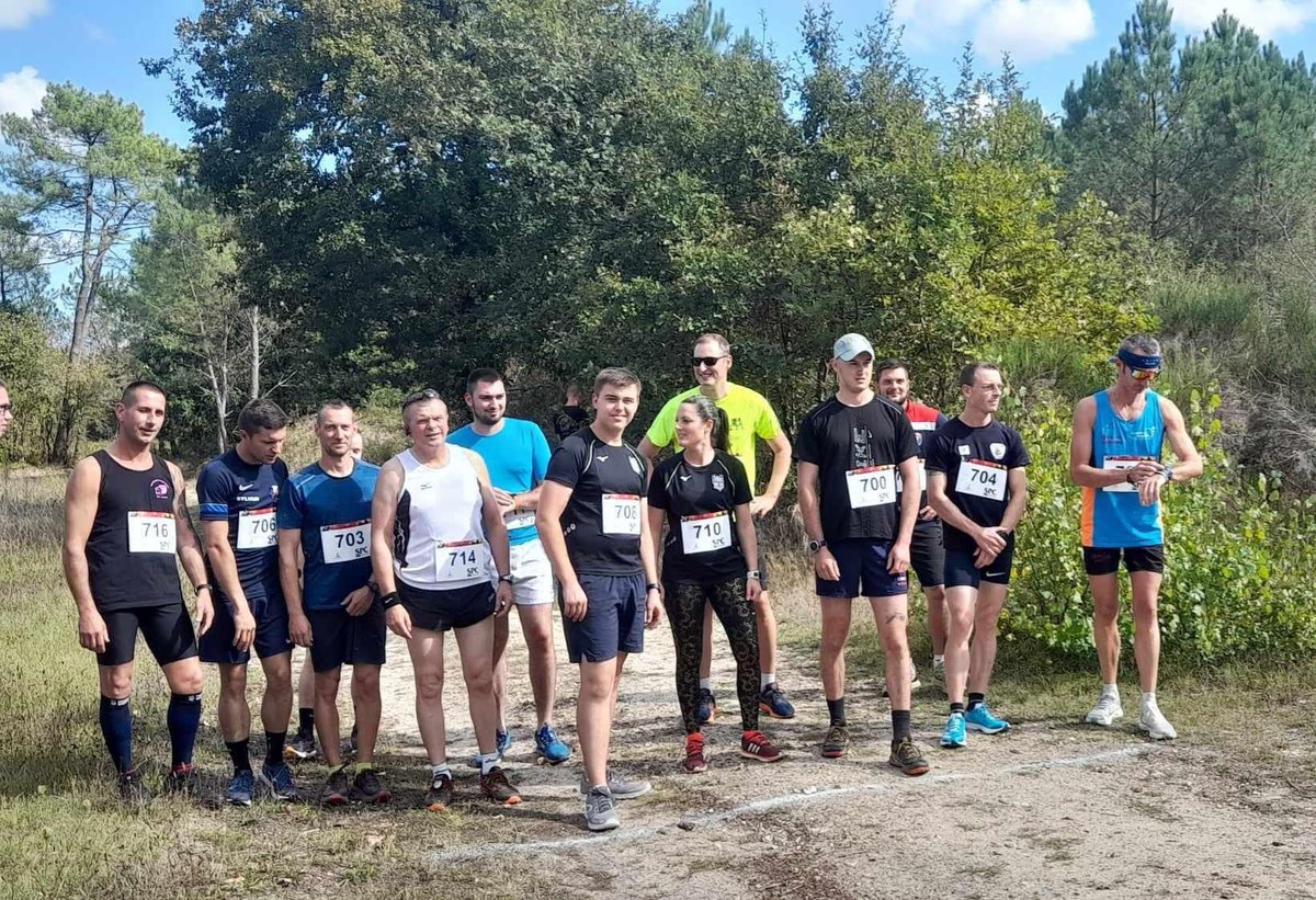SDIS_18's tweet photo. #duathlon Bel après-midi en forêt de Sologne marqué par des sourires, de la joie, de la cohésion…. et un petit peu d’efforts. Défis qui pourront, pourquoi pas, être intégrés à nos épreuves statutaires 🧐 Ce sentiment d’appartenance se forge aussi dans ces moments de pur plaisir. https://t.co/Dcp8XyWfag