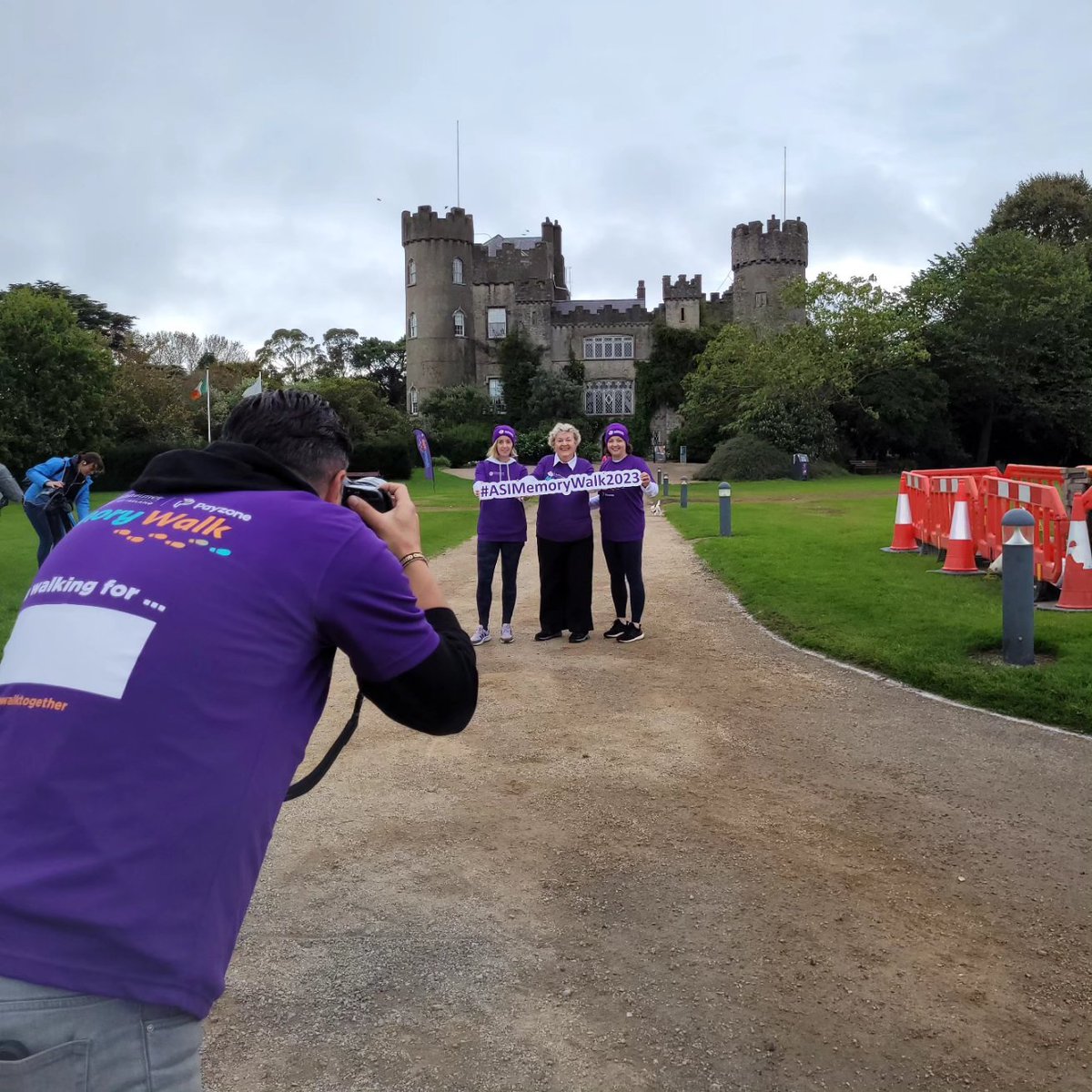Super morning with <a href="/alzheimersocirl/">The Alzheimer Society of Ireland</a> for the #alzheimersmemorywalk and <a href="/IrelandAMVMTV/">Ireland AM</a> in Malahide Castle #letswalktogether