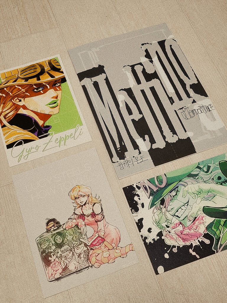 이번 7부 덕톡회에 들고갔던 것들입니당..
그렸던것도 된다길래 쟈이로랑 디에고랑.. 루시는 덕톡회땜에 그렸다죠 후후 .. 웹에 올린거랑. 편집 조금씩 다른 ...후후 신간 이름은 융해의 온도예요 핫팬츠 책이다 (추후 웹발행)