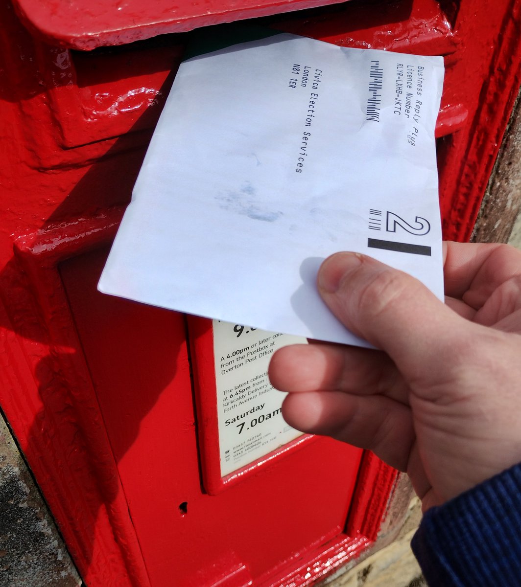 leaveism's tweet photo. Ding, ding, round 3. Third time lucky... #gtvo #4fights @UCU_HWUBranch @ucu @UCUScotland https://t.co/ZMFaayZeHy