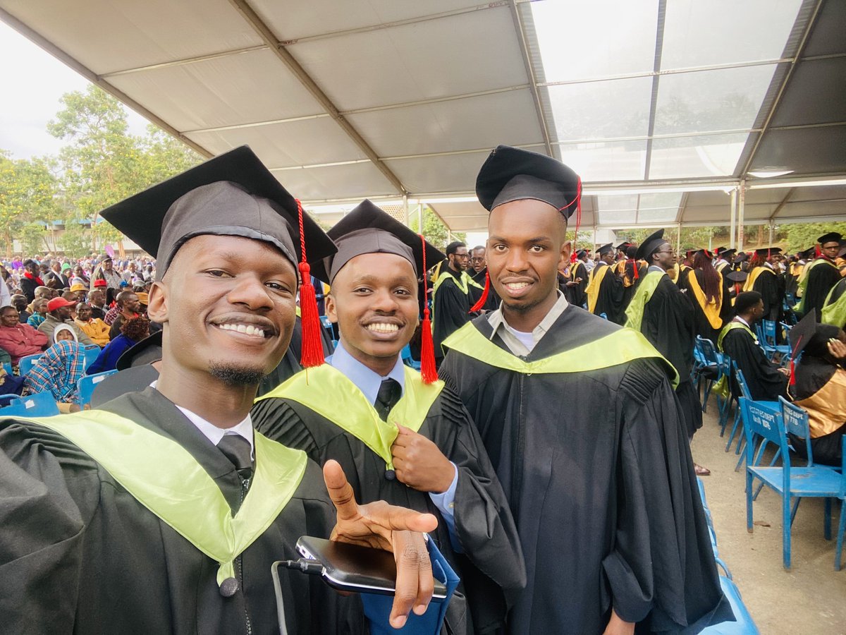 LokiEddy's tweet image. &quot;Dressed for success.&quot;
#UoNclass2023