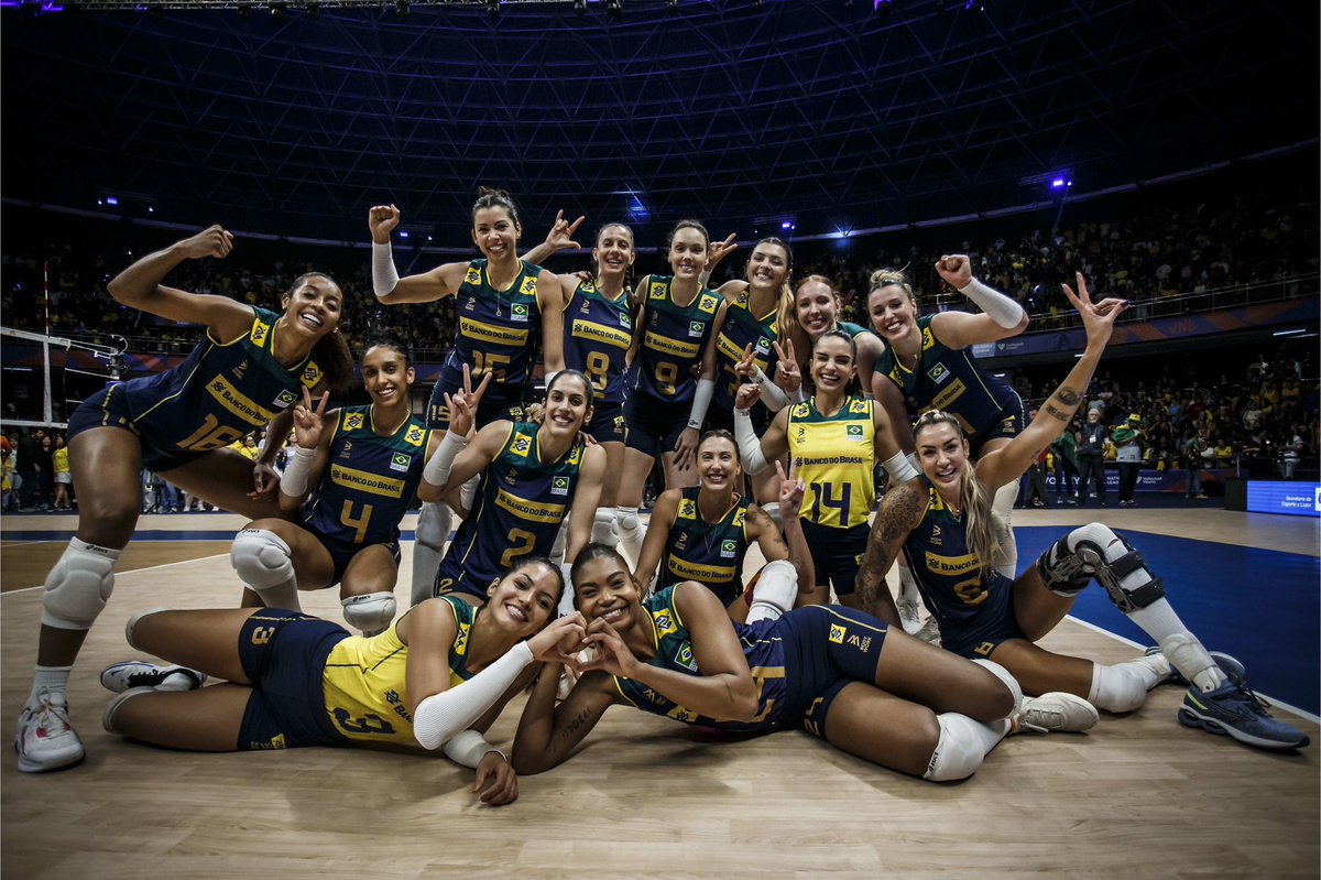 Que pré olímpico fez a seleção brasileira, elas passaram por tá tá coisa, elas mereciam demais vencer esse jogo, obrigada por serem tão fortes e conseguirem manter o psicológico para conquistar essa vaga 🇧🇷

EU AMO E ADMIRO VCS DEMAIS PORRA 💛🥹