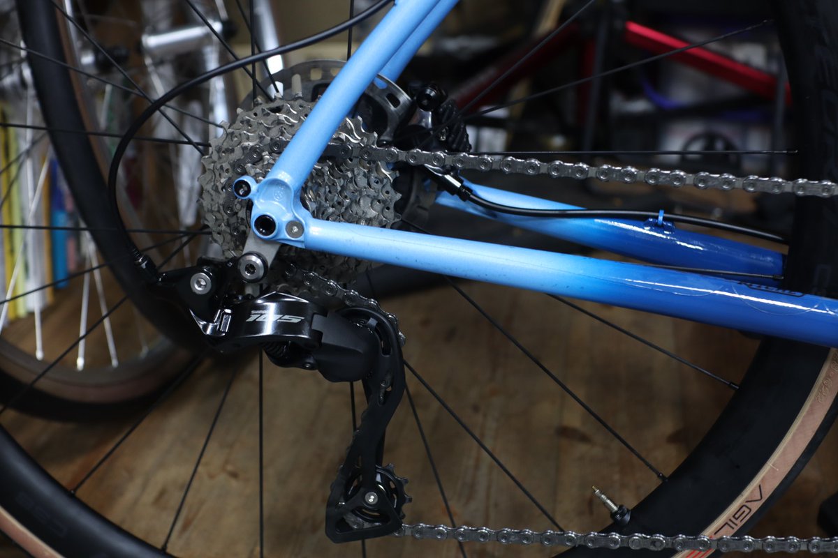 and_bicycle's tweet image. #ritcheylogic OUTBACKに発売間もない105を組み付け。
ブラケット、レバーの形状はだいぶ使いやすくなったようです。
#andbicycle #andbicycleworks #andbicyclecc