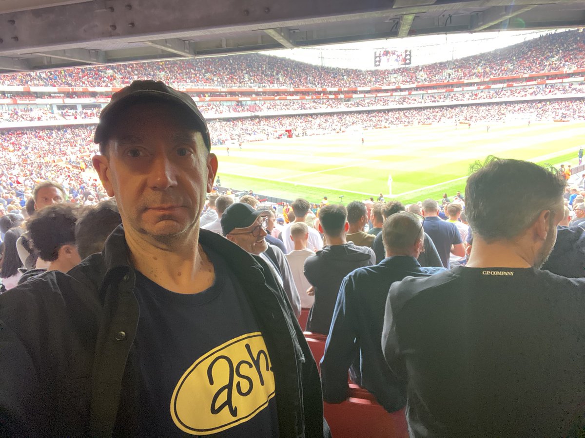 ashmw13's tweet photo. #coys #fuckoffbacktowoolwich https://t.co/MpyYekJFJ3